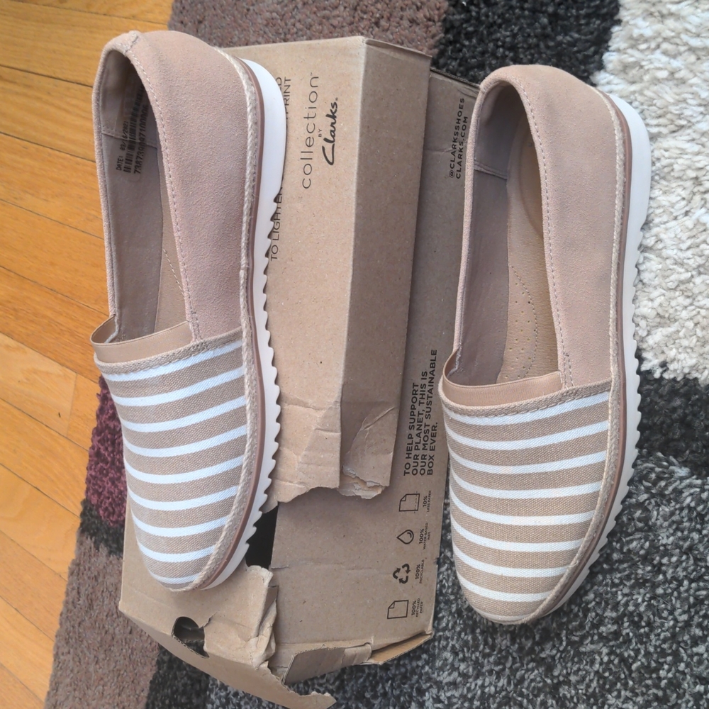 Clarks flat size 10